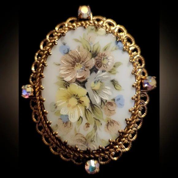 Vintage West Germany Hand Painted Floral Porcelain Cameo & AB Rhinestone Brooch - Picture 4 of 6
